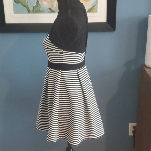 Forever 21 black and white striped dress - Picture 3 of 5